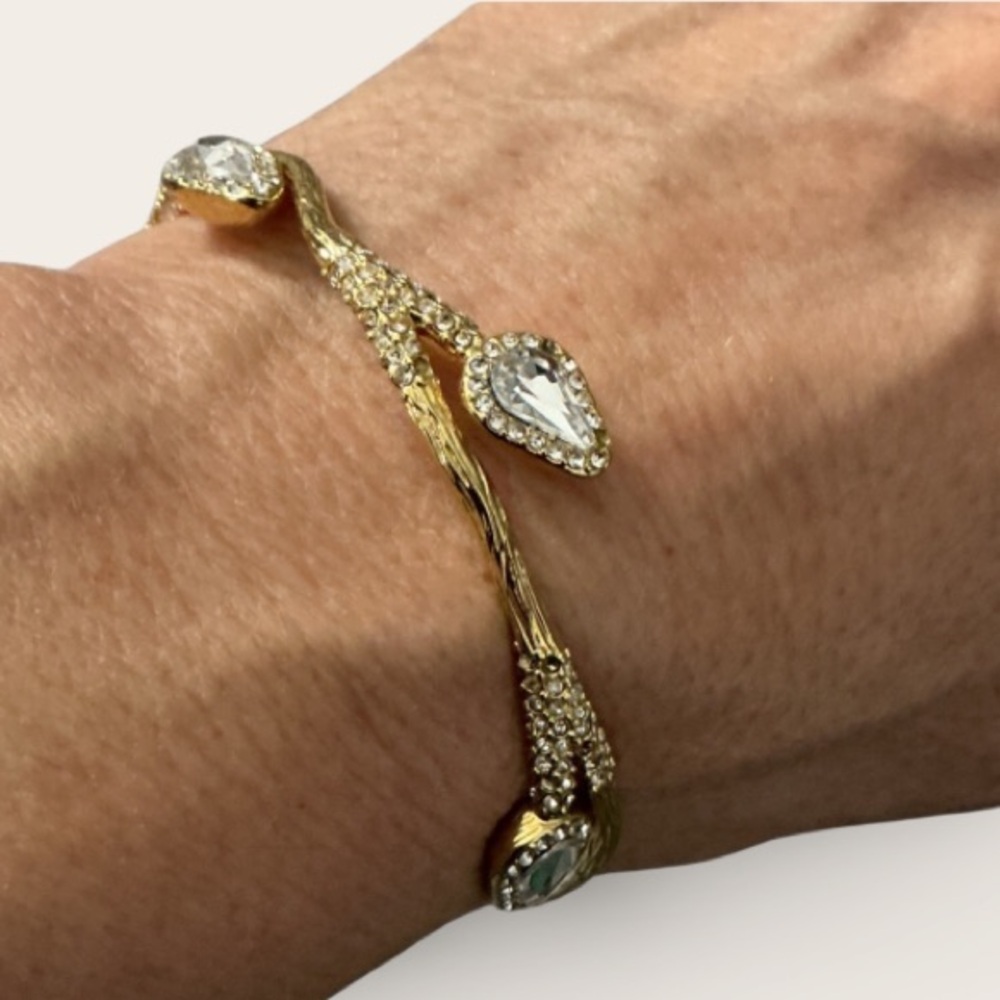 Gorgeous gold and rhinestone bendable bracelet